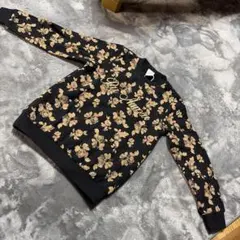 150サイズ・新品未使用・花柄トレーナー