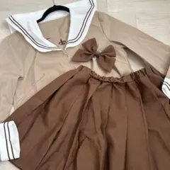 コスプレ セーラー服上下 ベージュと茶色 リボン付き