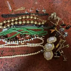 アクセサリー　生前整理　遺品整理　メッキ　ネックレス　イミテーション　パールのサムネイル