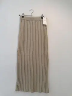 신품 미사용 MOUSSY リブニットロングスカート 베이지