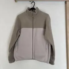 ベージュ フリースジャケット ジップアップ