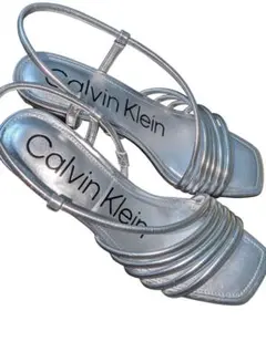 お値下げ【未使用】Calvin Klein シルバー ヒールサンダル　24センチのサムネイル