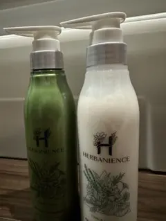 HERBANIC スパークリングヘアスパシャンプー & オーガニックシャンプー
