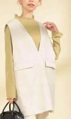 BEAMS　　Vネックロングベスト