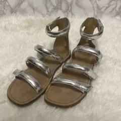 希少　MARC JACOBS デザインシルバーサンダルのサムネイル