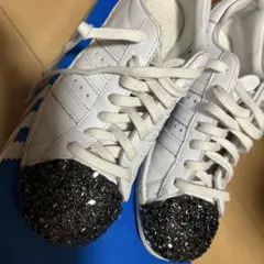 adidas オリジナルス ホワイト スニーカー