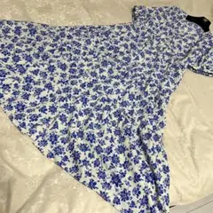 GU Vネック花柄ティアードワンピース XL 大きいサイズ 青 白 ボタニカル