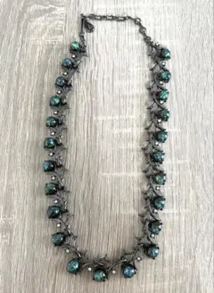 エレガントな植物デザインネックレス