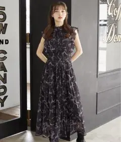 リボン＆フリル付きウエストシャーリングリボンプリントプリーツワンピース