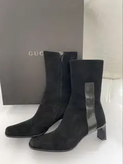GUCCI ブラック スエード ロゴラバー付 ブーツ