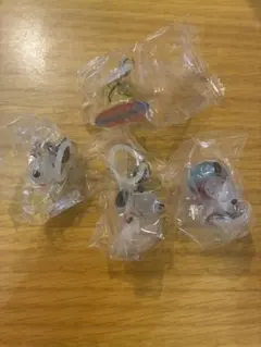 スヌーピー カプセルトイ キーホルダー 4種セット