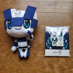 東京2020オリンピック ミライトワ ぬいぐるみ ピンバッジのサムネイル