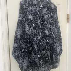 アートプリント総柄　長袖シャツ 黒と白　サイズXL