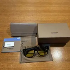 BURBERRY サングラス 黒/黄色