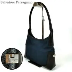 良品 サルヴァトーレフェラガモ ショルダーバッグ 肩掛け ロゴ金具 ネイビー 紺