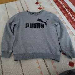 PUMA グレー ロゴ入り トレーナー 140cm タグに記名あり