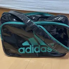 adidas エナメルショルダーバッグ ブラック/ターコイズ
