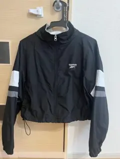 Reebok クロップドジャケット Lサイズ ブラック