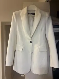 ZARA テーラードジャケット ホワイトのサムネイル