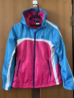 NIKE ナイキ　レディース　ジャケット　パーカー　Mサイズ