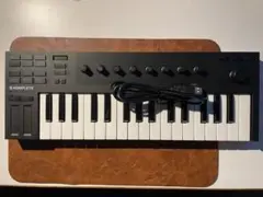 KOMPLETE KONTROL M32のサムネイル