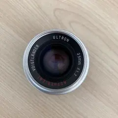 フォクトレンダーULTRON 35mm f1.7 ASPHERICAL シルバーのサムネイル