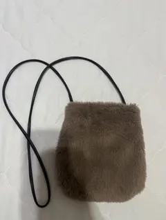 フェイク　ファー ミニ　ショルダーバッグ ブラウン
