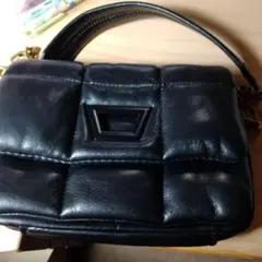 黒いショルダーバッグ　ZARA