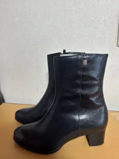 本革黒ショートブーツ ジッパー付き