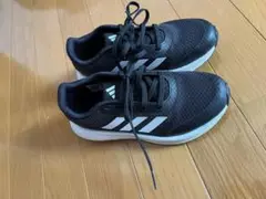 adidas ブラック/ホワイト スニーカー