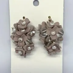 [ピアスまとめ買い2点で680円！] ハンドメイド　ピンクベージュフラワーピアス