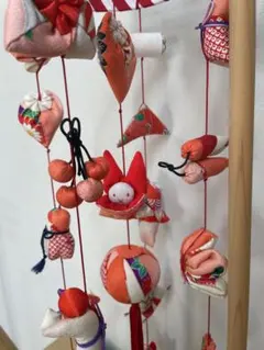 ちりめん細工吊し雛　1枚の祝い着物から作った吊し飾り　初節句祝いに　ハンドメイド