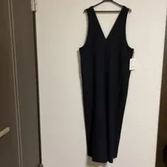 未使用品 黒いVネックオールインワン