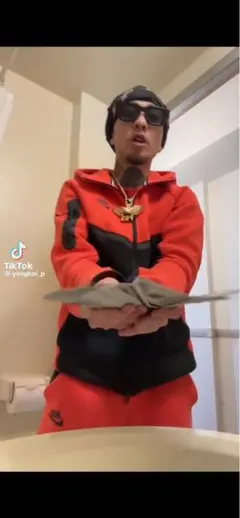 yvngboi p着用　赤テックフリースセットアップ