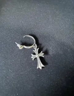 Chrome Hearts タイニークロスピアス 片耳用 - メルカリ