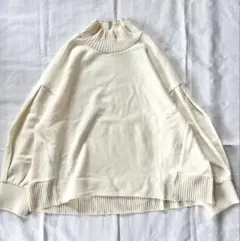 アイボリー　ハイネックニット ７分袖