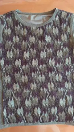 レリアン ノースリーブニットベスト 紫と緑の模様 断捨離中です。