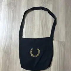 フレッドペリー FRED PERRY ナイロン製 ロゴ入りのサムネイル
