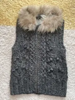 ルールマラン　グレー ニットベスト チャイニーズラクーンファー付き