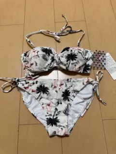 DSQUARED2 ホワイト/ブラック ロゴプリント 水着 ビキニ - メルカリ