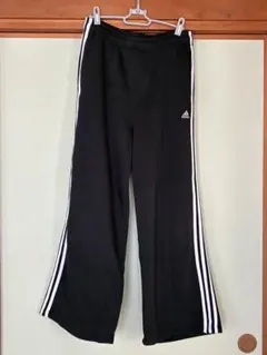 ★新品タグつき adidas 3本ライン ジャージパンツ XL 黒 ワイドレッグ