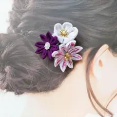 和装や卒業式にも◎紫色のつまみ細工髪飾り（ヘアクリップ）コサージュ２way