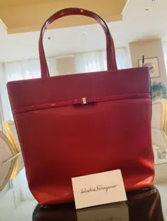 【超美品/未使用】Ferragamoレザートートバッグ