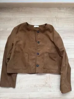 ブラウン ノーカラージャケット スエード風