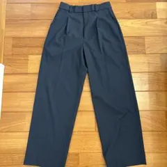 美品　UNIQLO　タックワイドパンツ　ネイビーSサイズ　股下69センチ　低身長