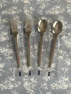 【新品】ラッキーウッド スプーン・フォーク 4本セット