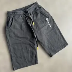 Champion ブラック半ズボン 140