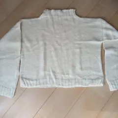 アイボリー クルーネック ニットセーター