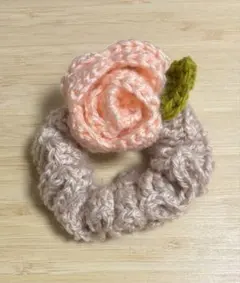 シュシュ　ハンドメイド　かぎ編み　バラ　ピンク