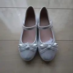 新品　シルバーグリッター　リボン付バレエシューズ　フォーマルシューズ　サイズ31